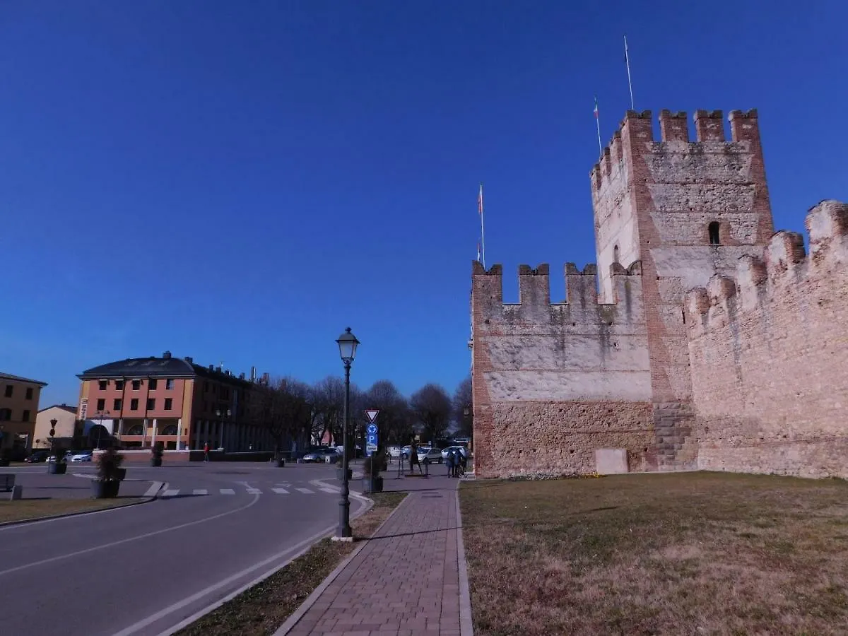 Διαμέρισμα Tricamere In Soave